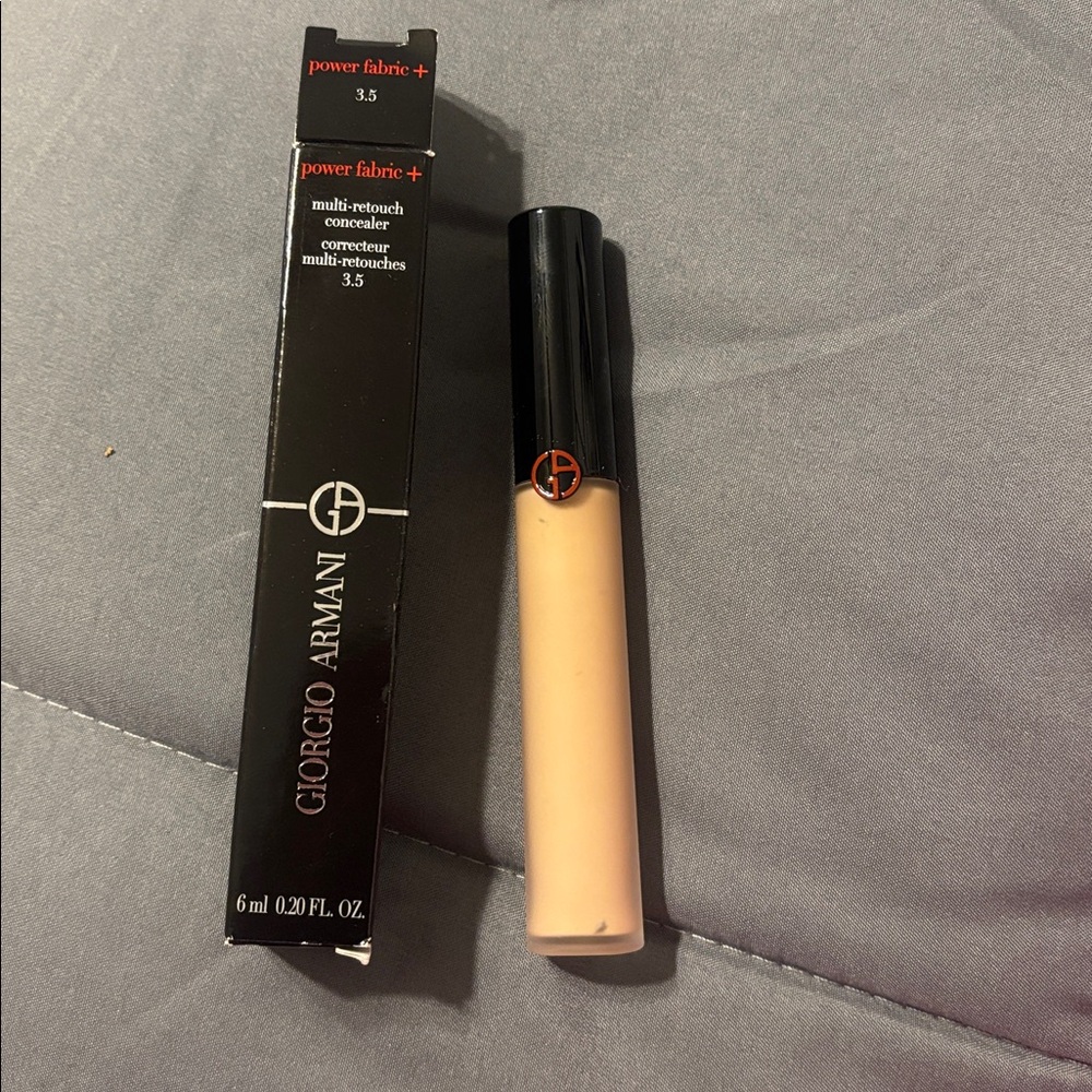 Giorgio Armani Black Power Fabric+ Multi-Retouch Concealer